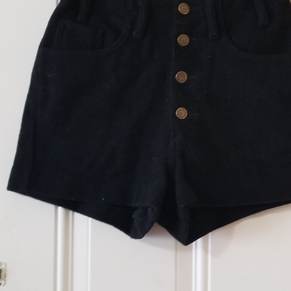 Guess High Rise short - Picture 8 of 12